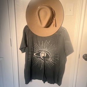 MAGNOLIA PEARL Eye Tee